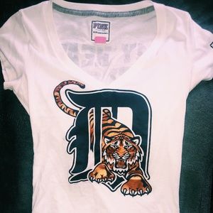 Tigers V-neck
